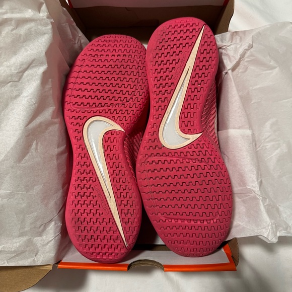 Women’s Nike Zoom Vapor 11 HC Size 9 Tennis Shoes - Picture 3 of 13